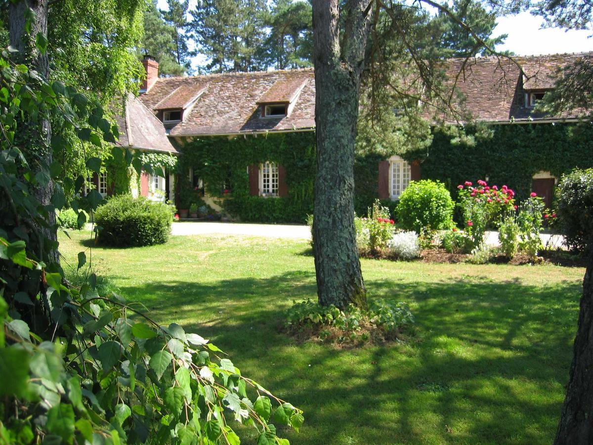 Le Canard Au Parapluie Rouge Bed & Breakfast Célon Dış mekan fotoğraf